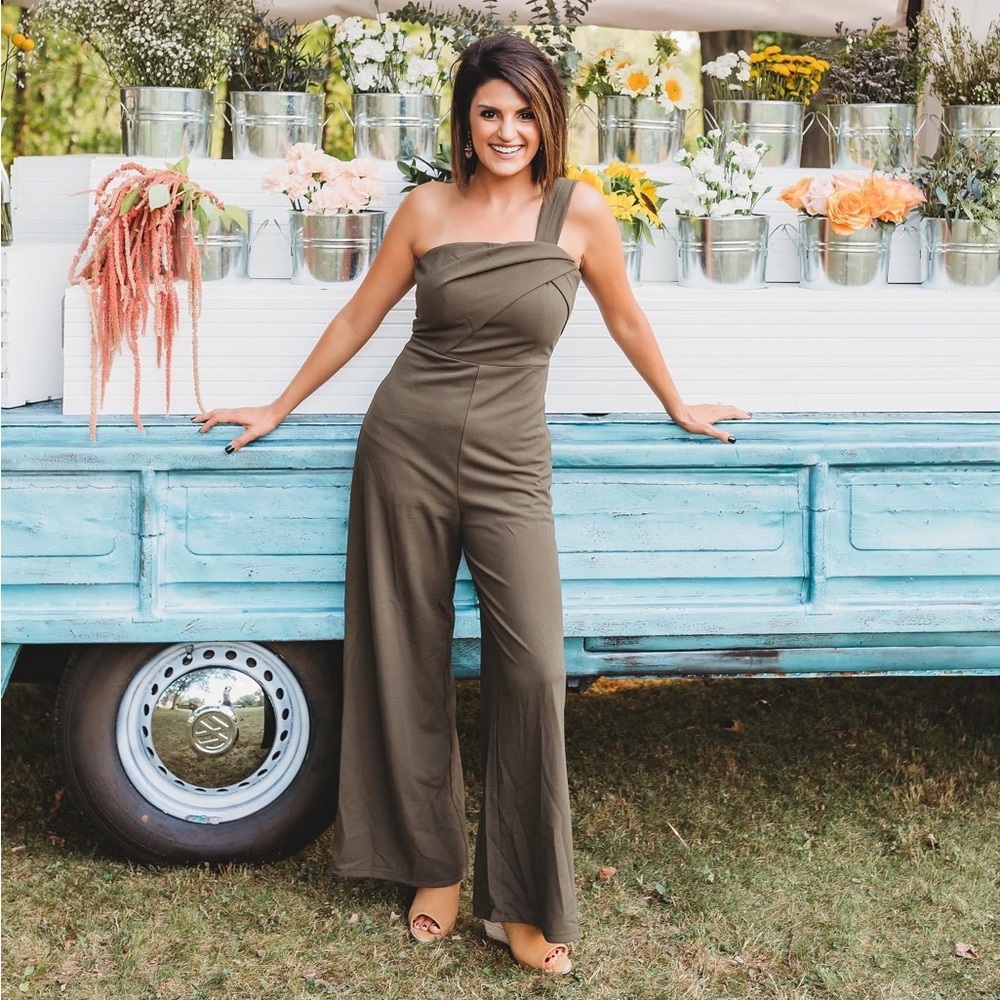 One shoulder Olive green boutique Jumpsuit NEW